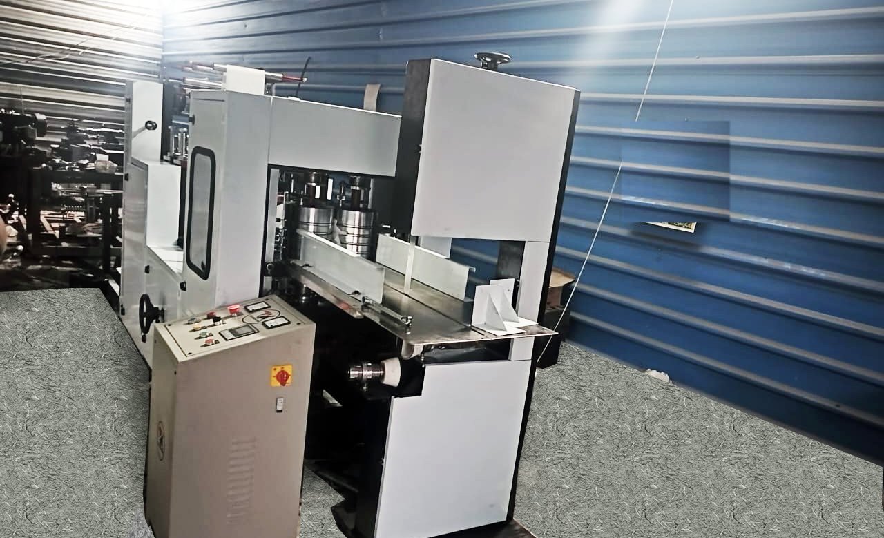 Tissue paper folding line